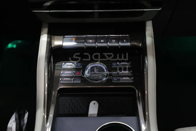 2025 لنكولن نوتيلوس