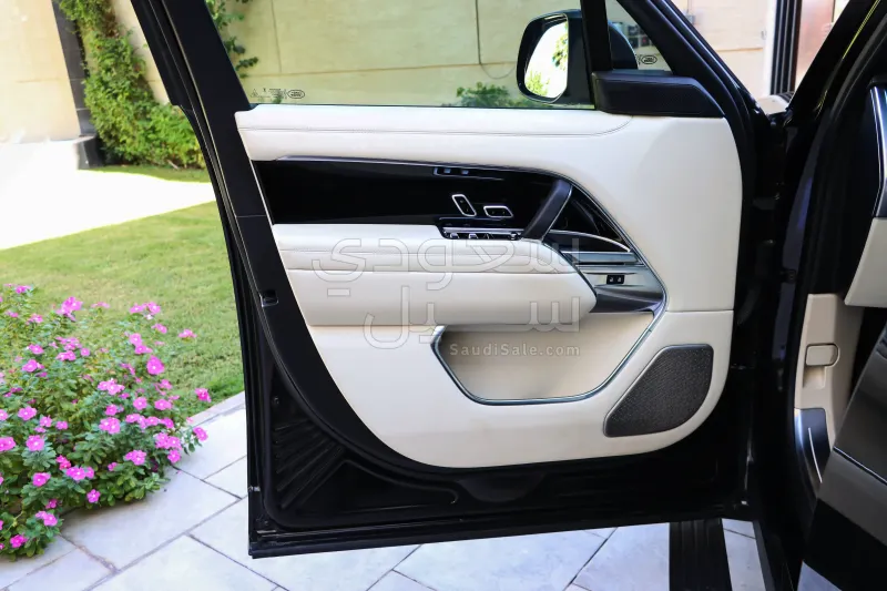 2025 لاند روفر رينج روفر فوج اوتوبيوغرافي