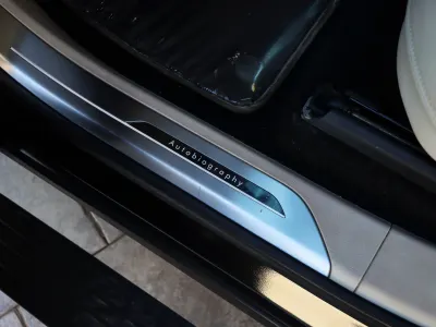 2025 لاند روفر رينج روفر فوج اوتوبيوغرافي