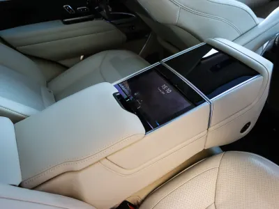 2025 لاند روفر رينج روفر فوج اوتوبيوغرافي