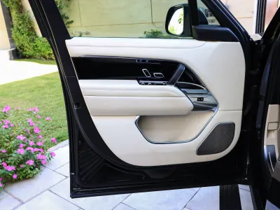 2025 لاند روفر رينج روفر فوج اوتوبيوغرافي