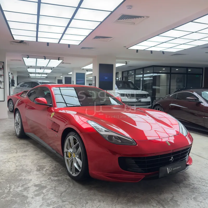 2017 فيراري جي تي سي 4 لوسو