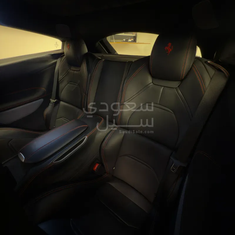 2017 فيراري جي تي سي 4 لوسو