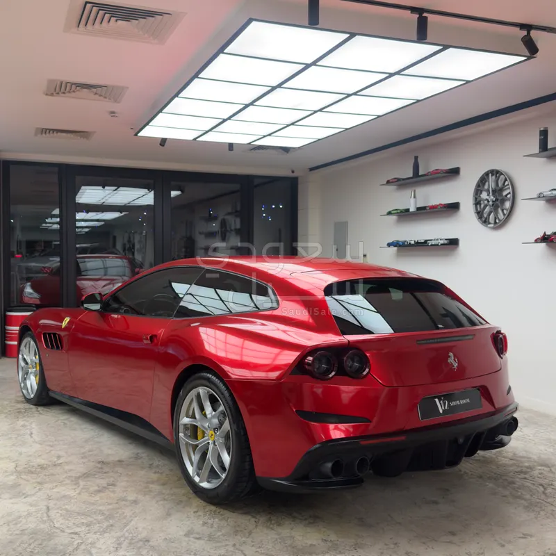 2017 فيراري جي تي سي 4 لوسو