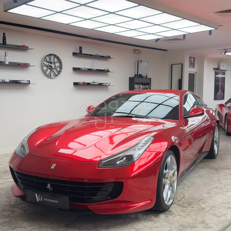 2017 فيراري جي تي سي 4 لوسو