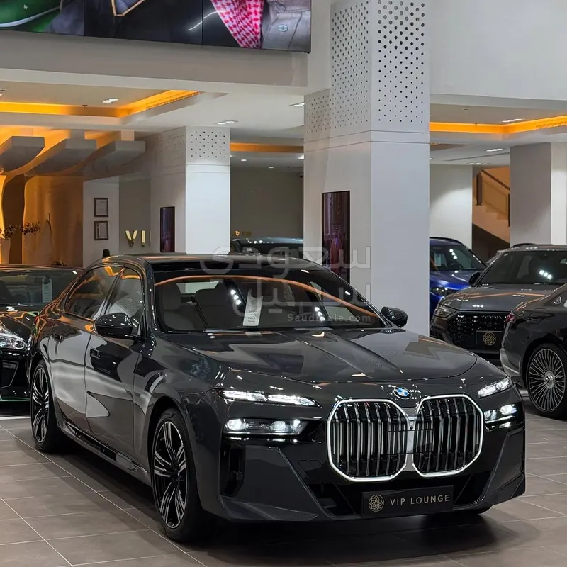 2026 بي ام دبليو الفئة السابعة 735أي