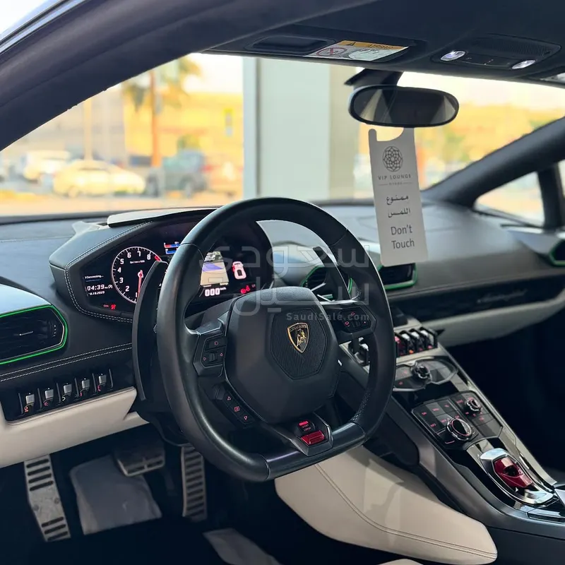 2015 لمبرجيني هوراكان