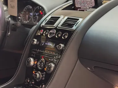 2012 استون مارتن دي بي  اس