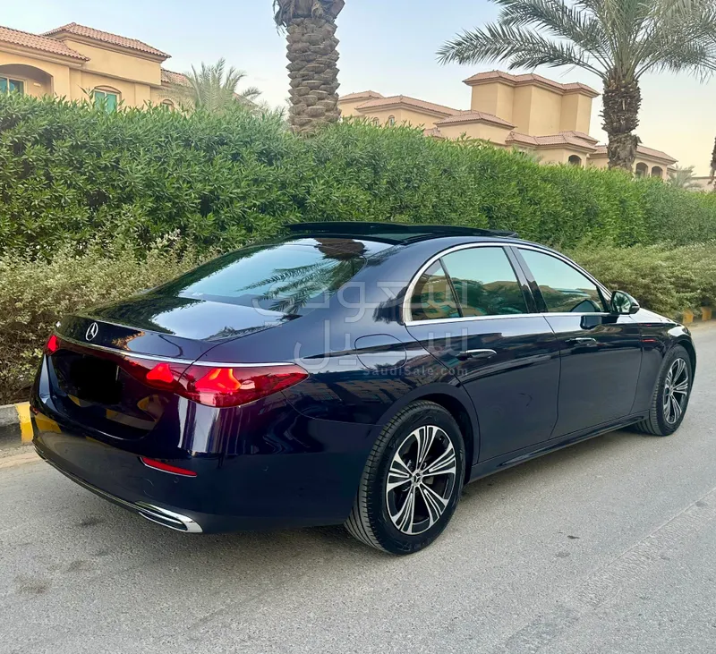 2025 Mercedes-Benz E 200