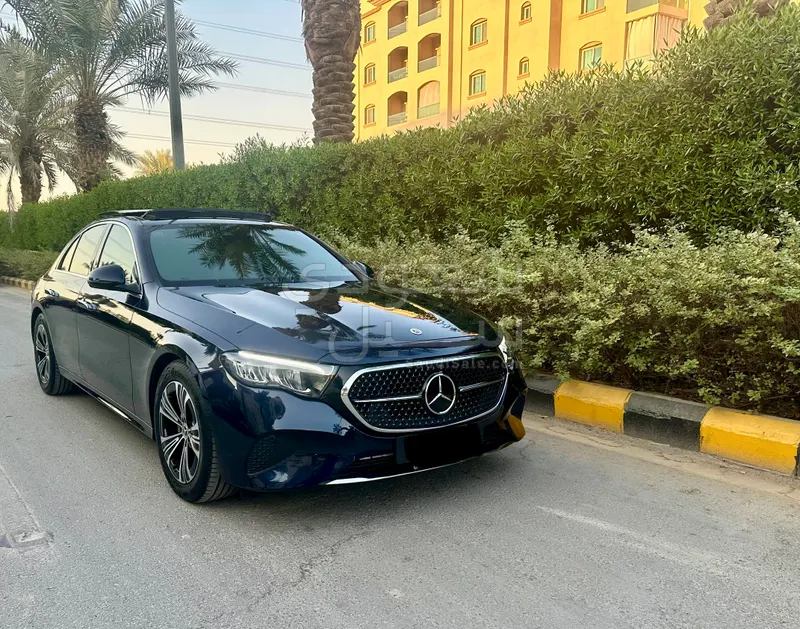 2025 Mercedes-Benz E 200