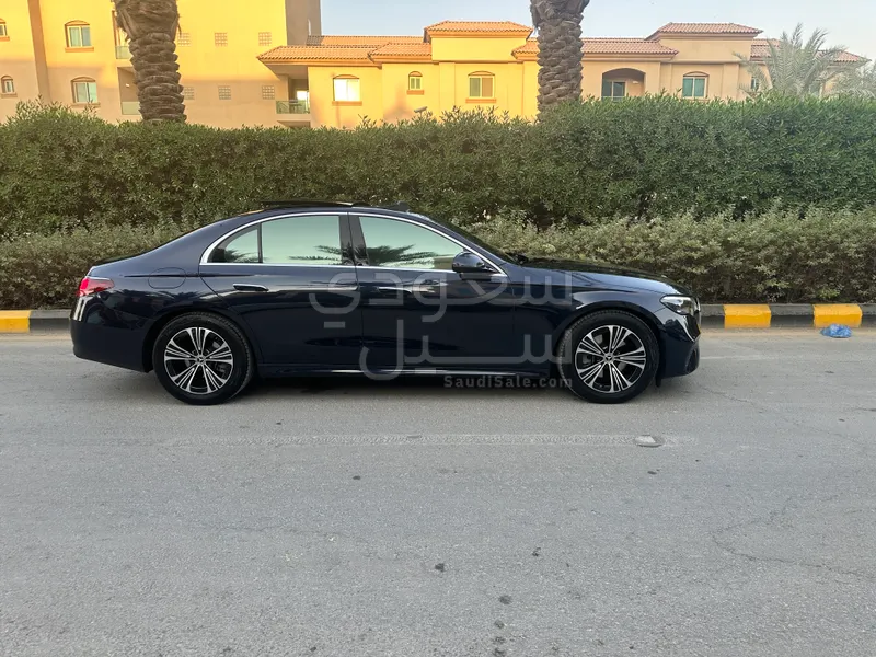 2025 Mercedes-Benz E 200