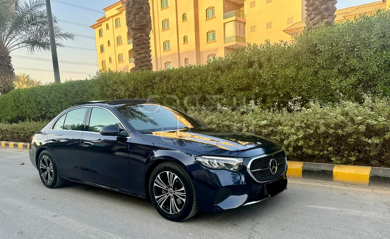 2025 Mercedes-Benz E 200