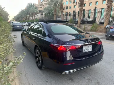 2025 Mercedes-Benz E 200