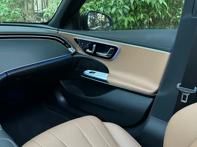 2025 Mercedes-Benz E 200