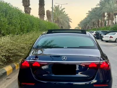 2025 Mercedes-Benz E 200