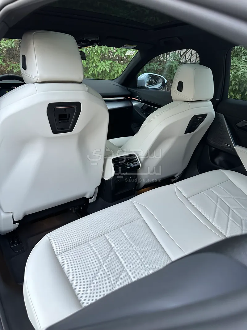 2024 BMW 5 Series 520i