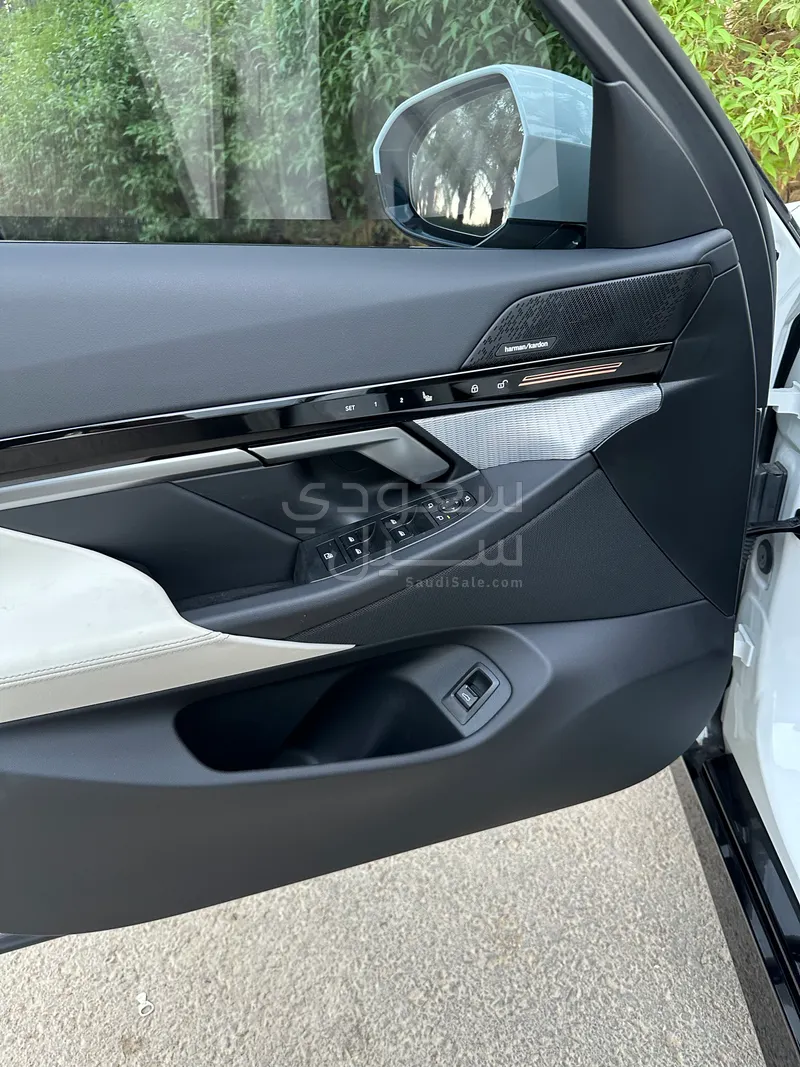 2024 BMW 5 Series 520i