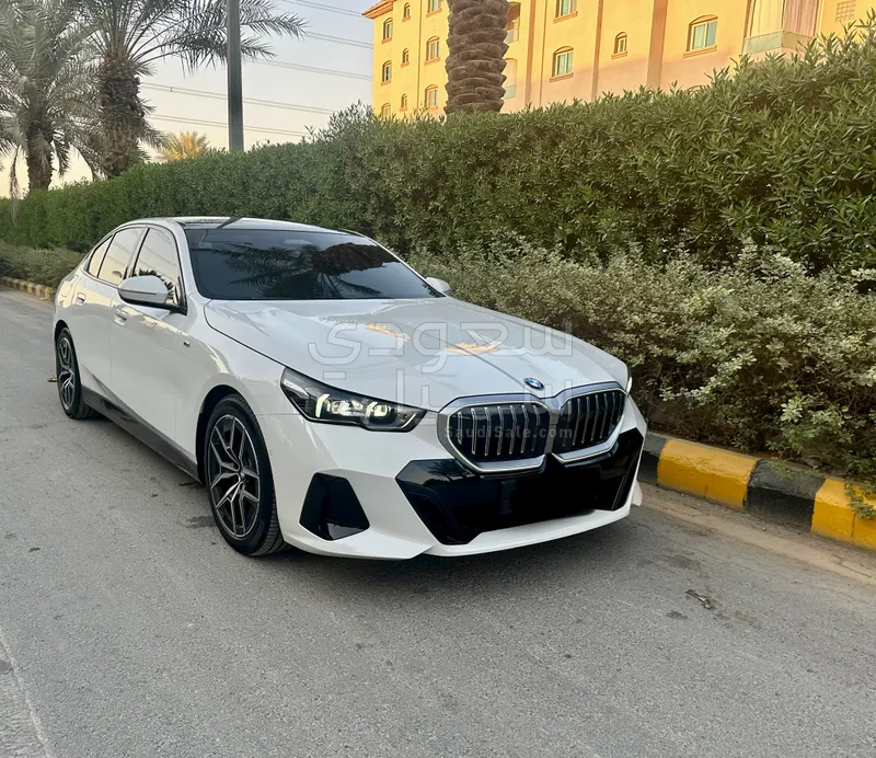 2024 BMW 5 Series 520i