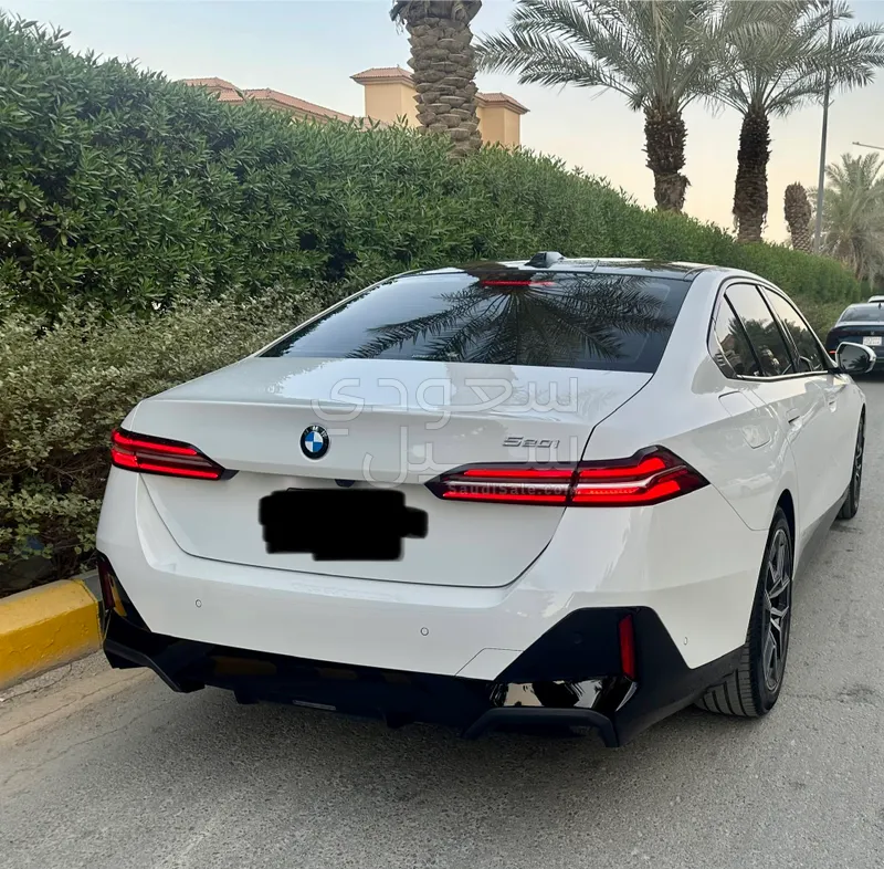 2024 BMW 5 Series 520i