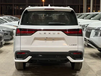 2025 لكزس إل إكس 600 إف