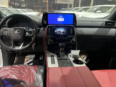 2025 لكزس إل إكس 600 إف