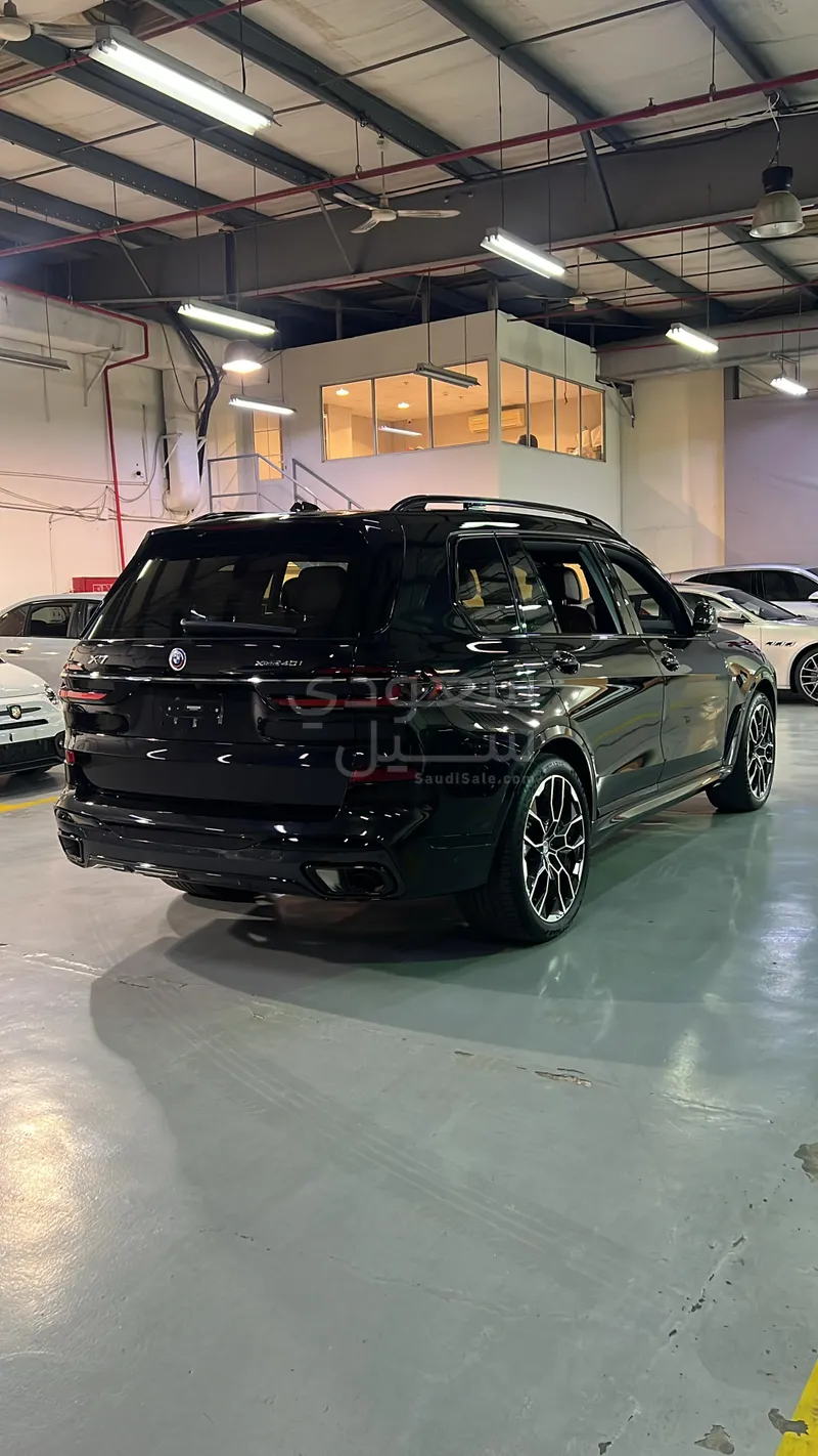 2023 بي ام دبليو الفئة اكس 7 إم كت