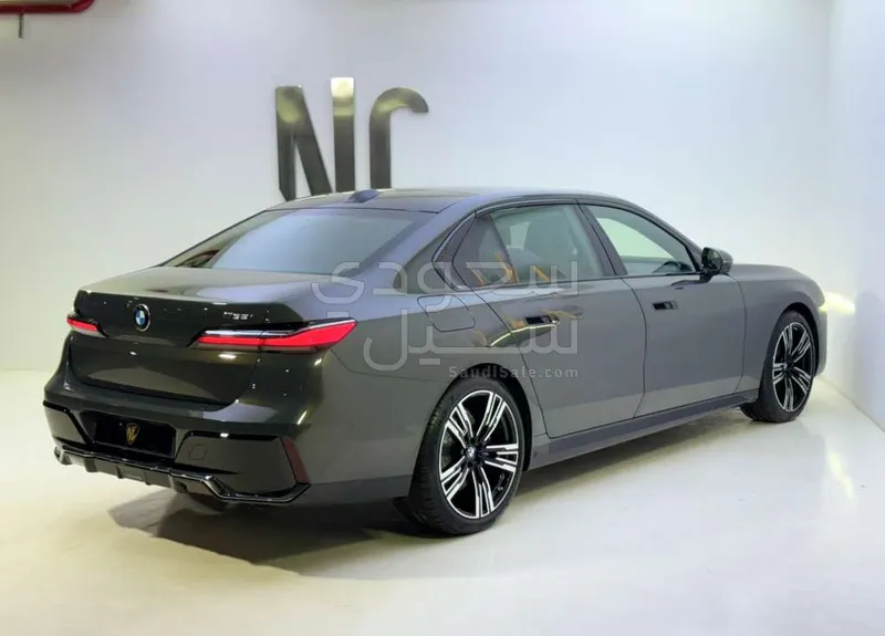 2026 BMW 7 Series 735i