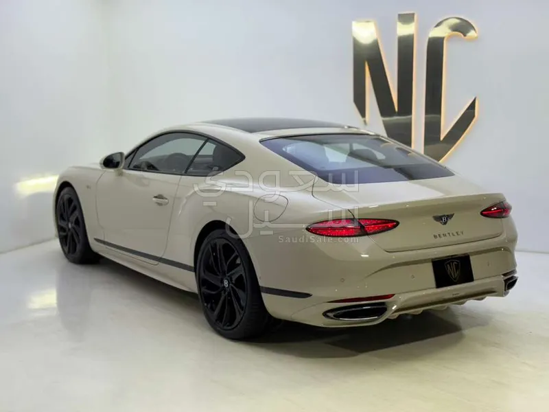 2025 بنتلي كونتيننتل جي تي سبيد