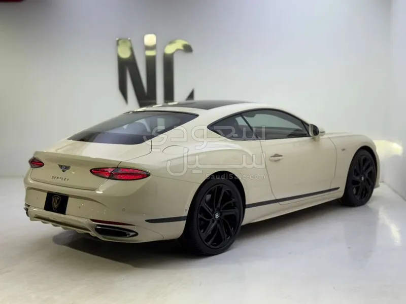 2025 بنتلي كونتيننتل جي تي سبيد