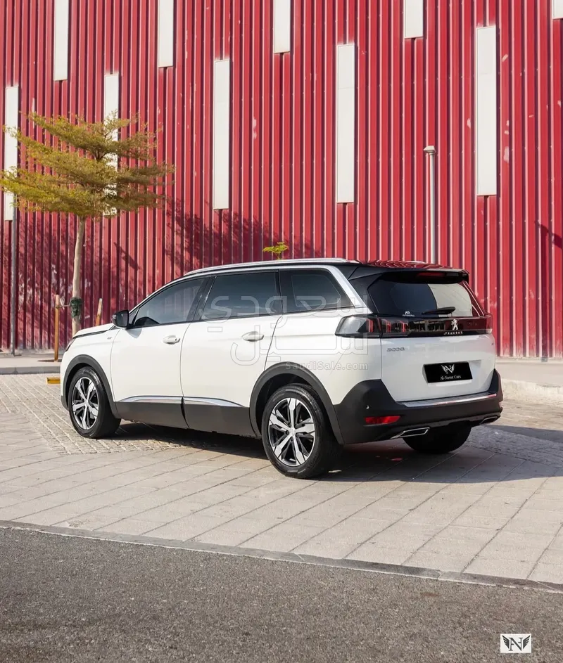 2022 Peugeot 5008 GT Line