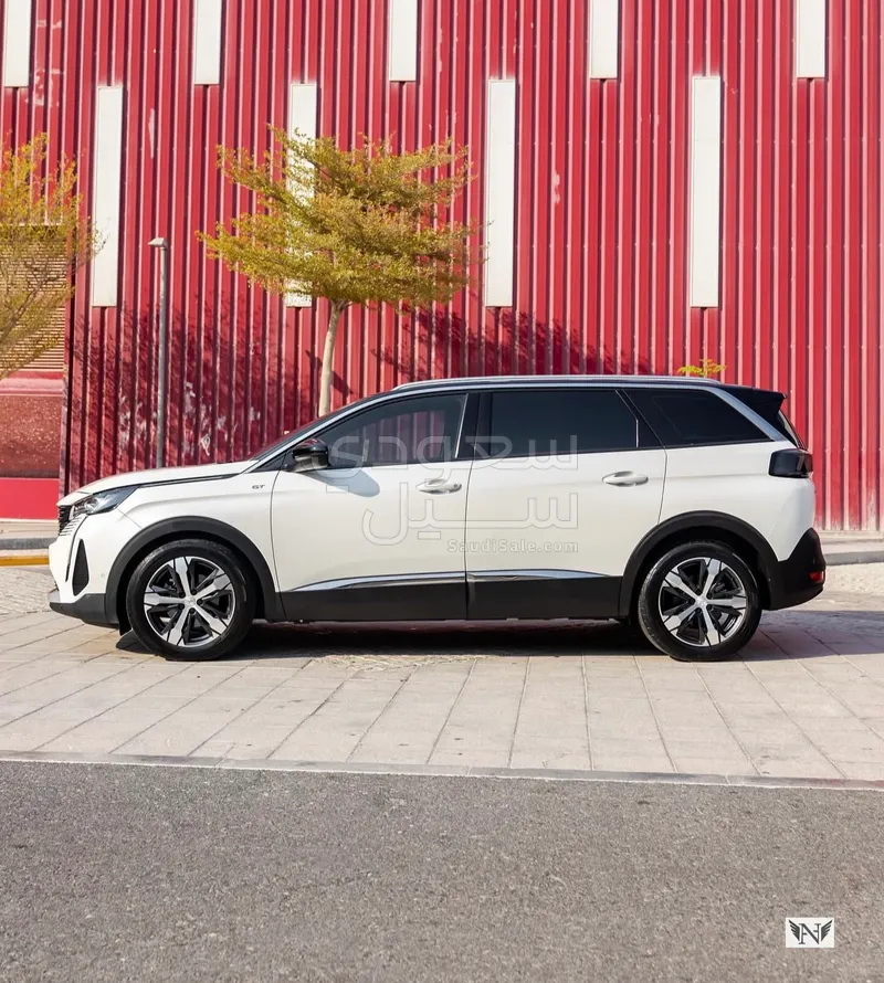 2022 Peugeot 5008 GT Line