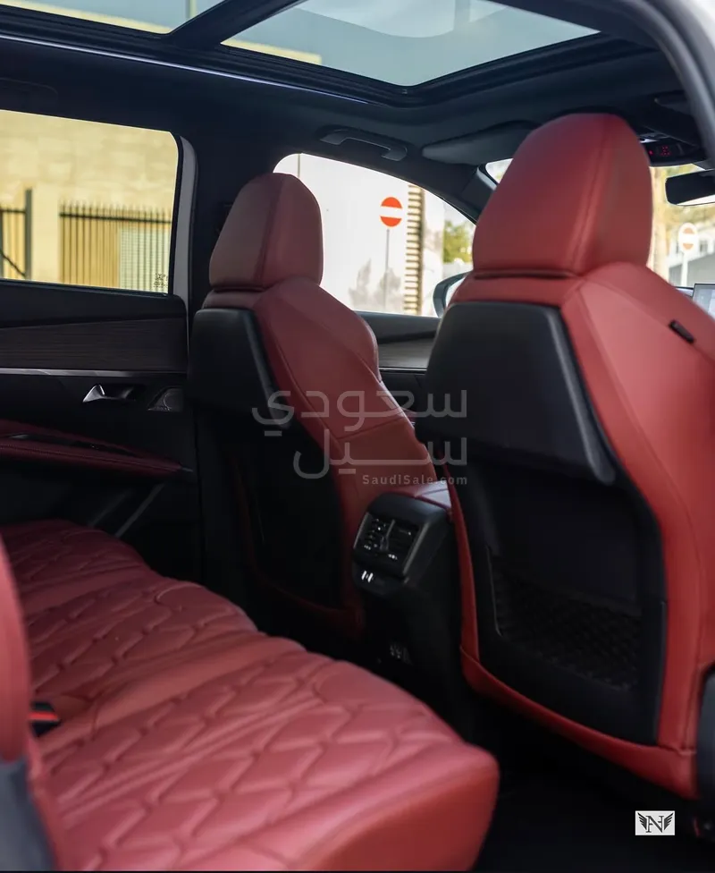 2023 Peugeot 5008 GT Line