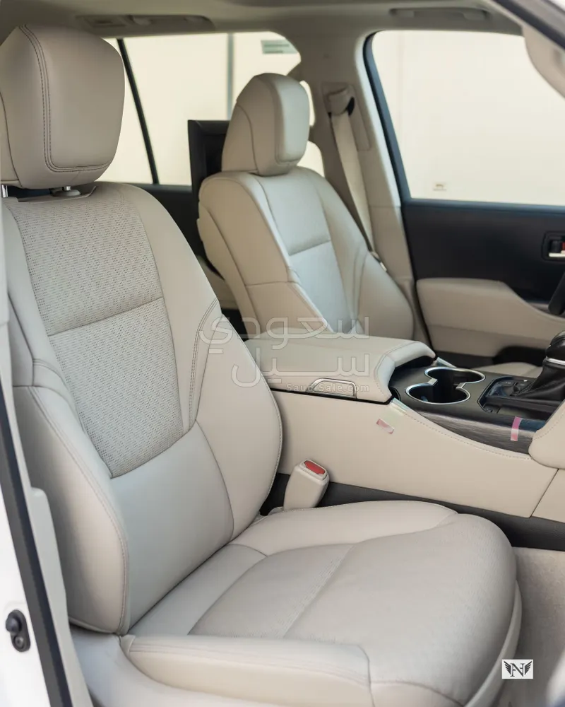 2024 Toyota Land Cruiser VXR