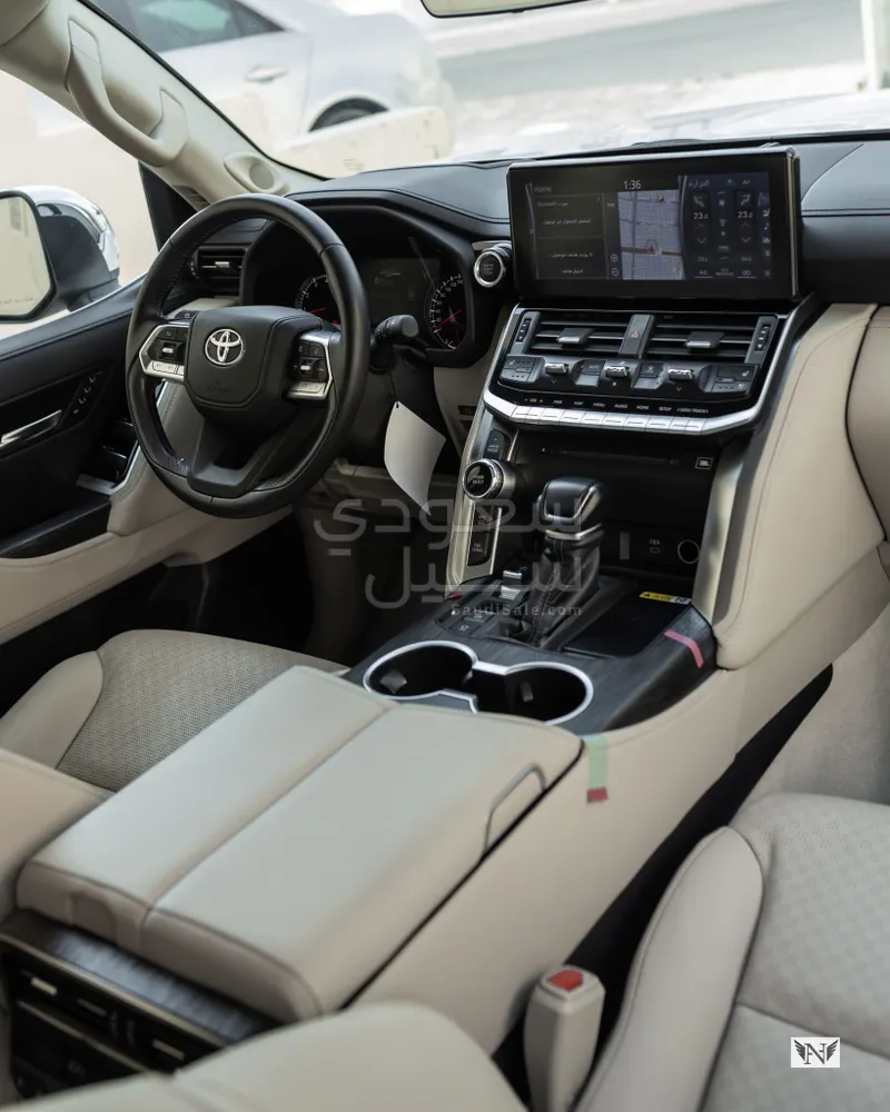 2024 Toyota Land Cruiser VXR