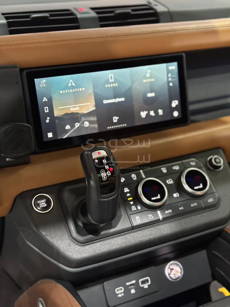 2022 لاند روفر ديفيندر اكس