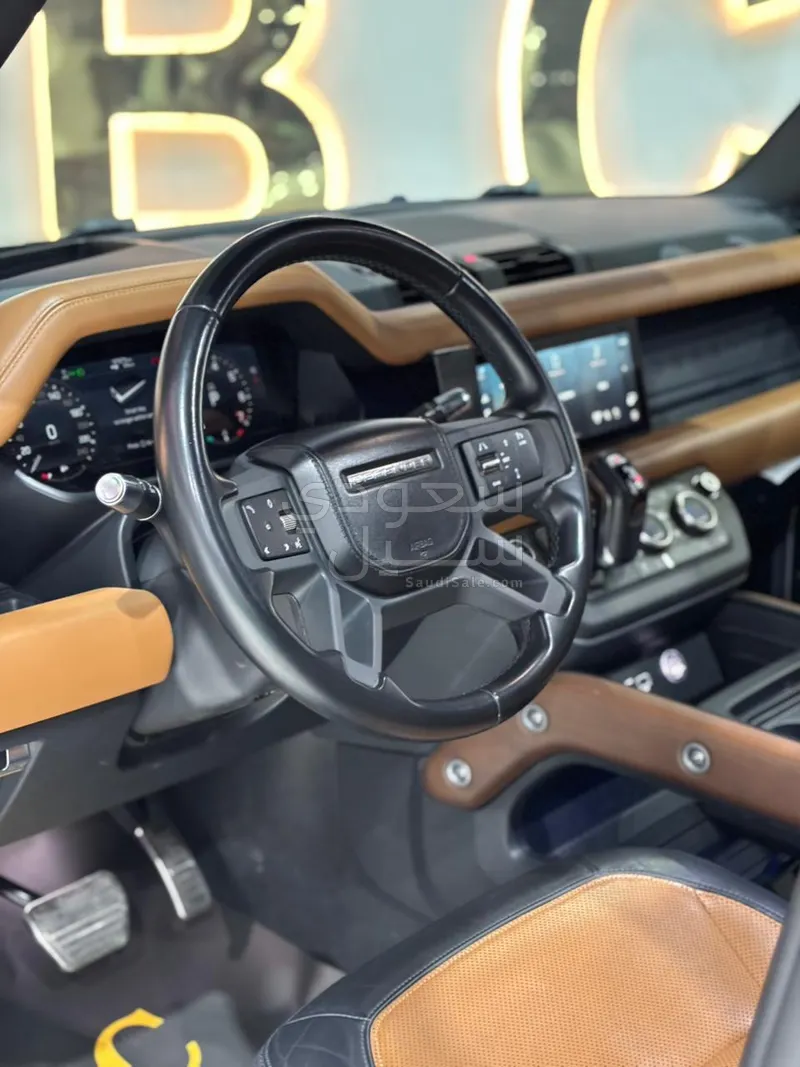 2022 لاند روفر ديفيندر اكس