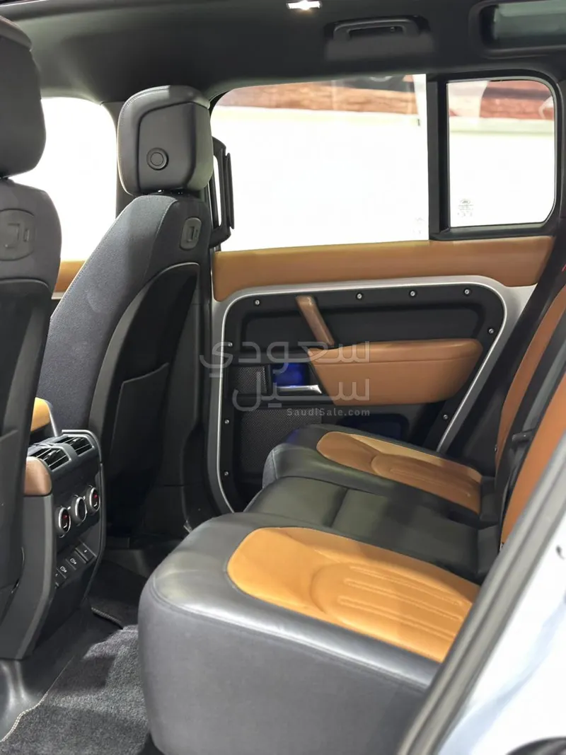 2022 لاند روفر ديفيندر اكس