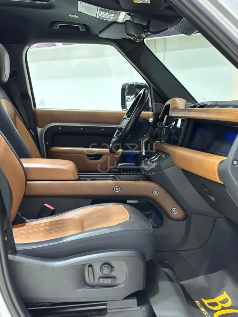 2022 لاند روفر ديفيندر اكس