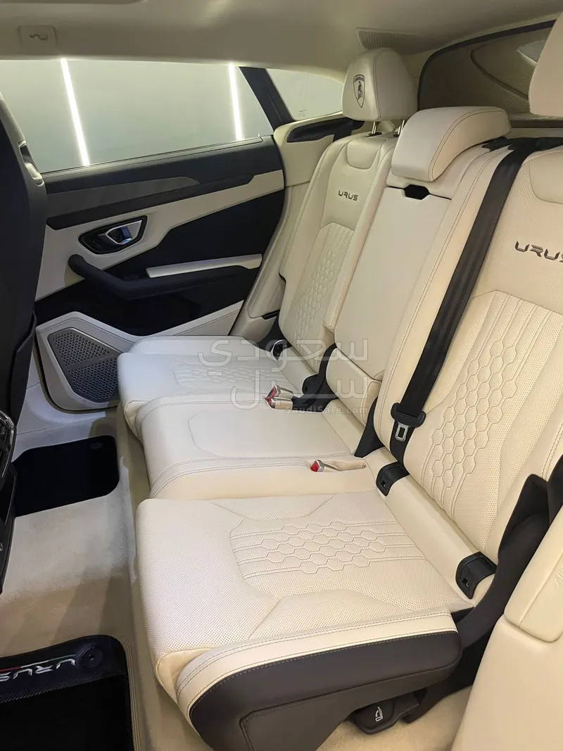 2023 Lamborghini URUS S