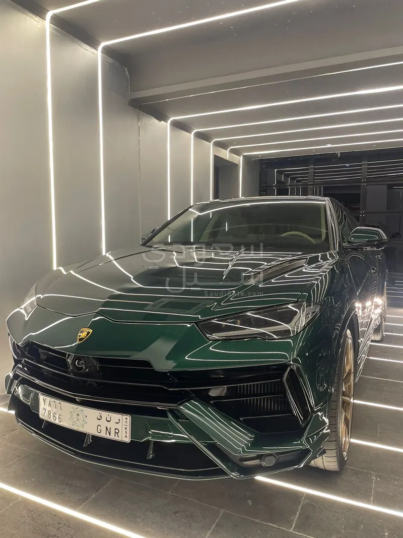 2023 Lamborghini URUS S