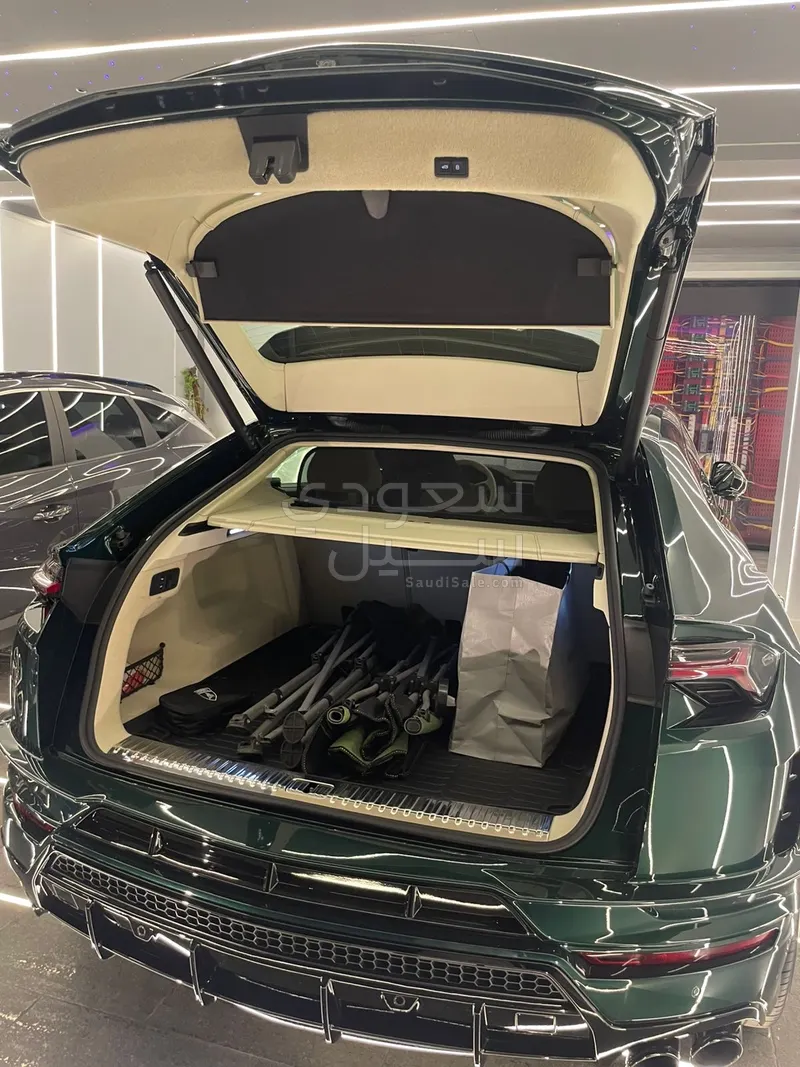 2023 Lamborghini URUS S