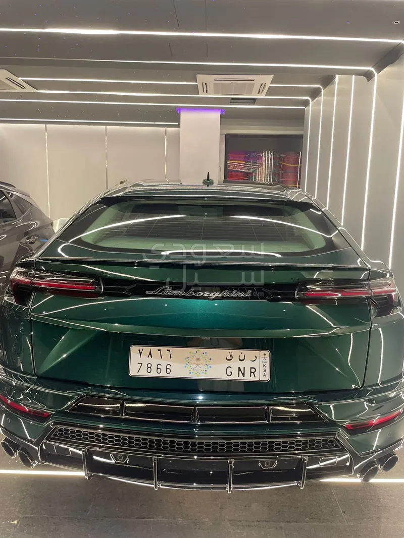 2023 Lamborghini URUS S