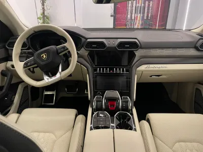 2023 Lamborghini URUS S