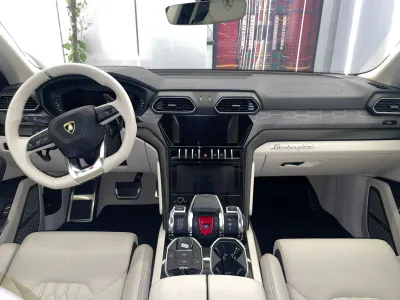 2023 Lamborghini URUS S