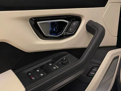 2023 Lamborghini URUS S