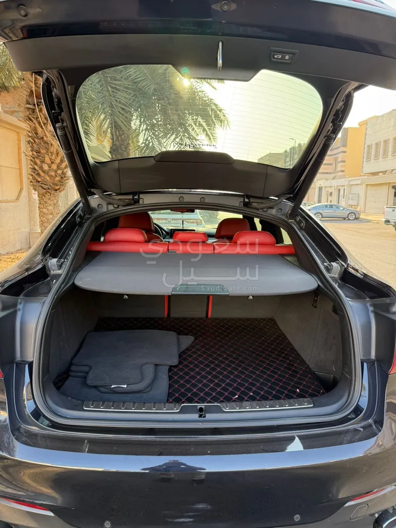 2018 بي ام دبليو الفئة اكس 6 إم كت