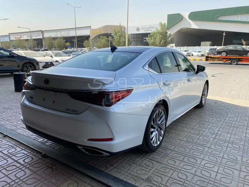 2025 Lexus ES 350 DD