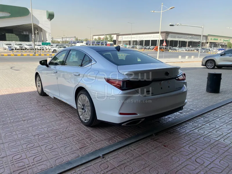 2025 Lexus ES 350 DD