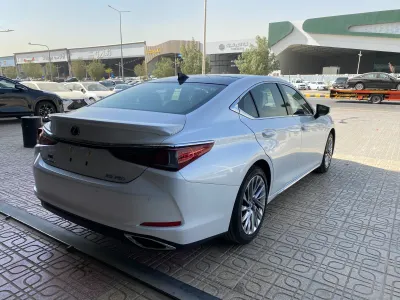 2025 Lexus ES 350 DD