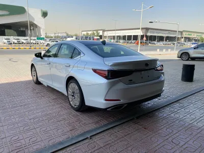 2025 Lexus ES 350 DD